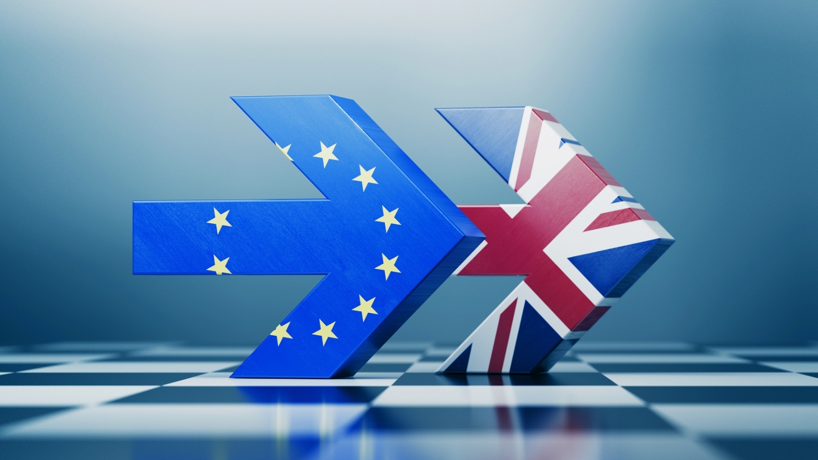 An arrow with the UK flag and an arrow with the EU flag